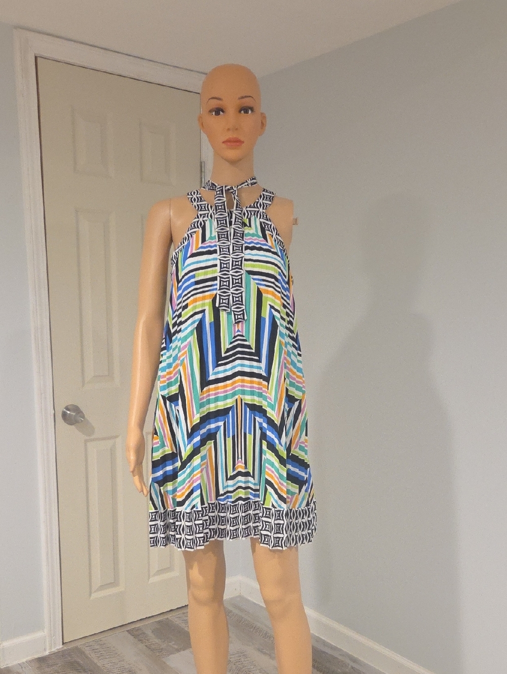 Geometric Print Sleeveless Halter Dress - Multicolor